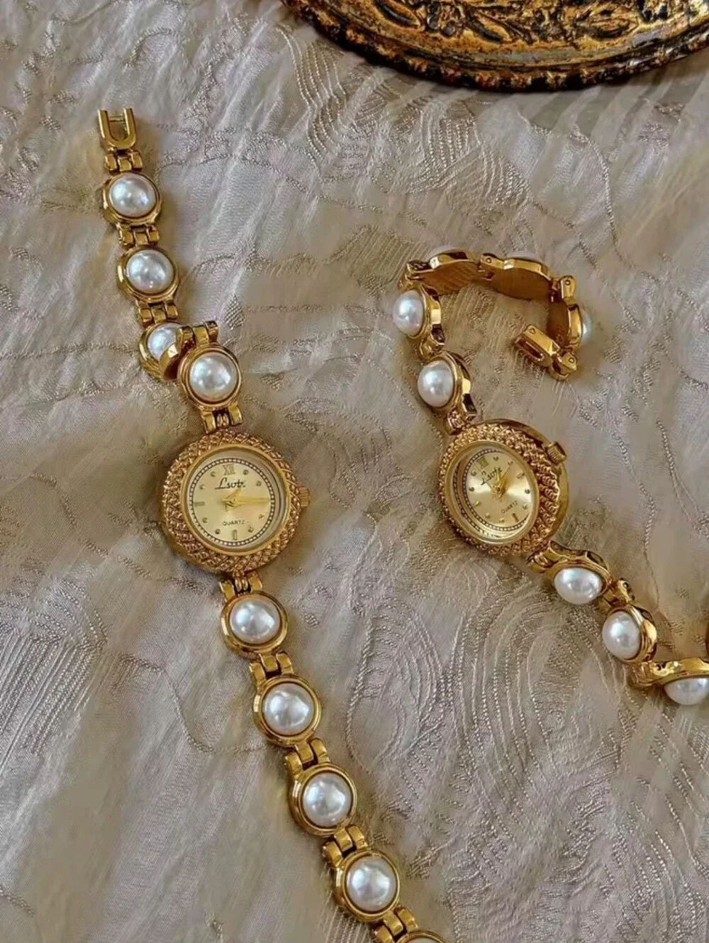 Luxe Gold Pearl-Accented Bracelet Watch - Gold and White